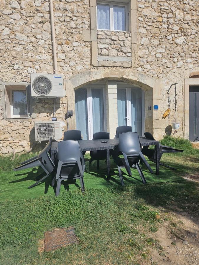 Gite Des Oliviers La Garde-Adhémar Exterior foto